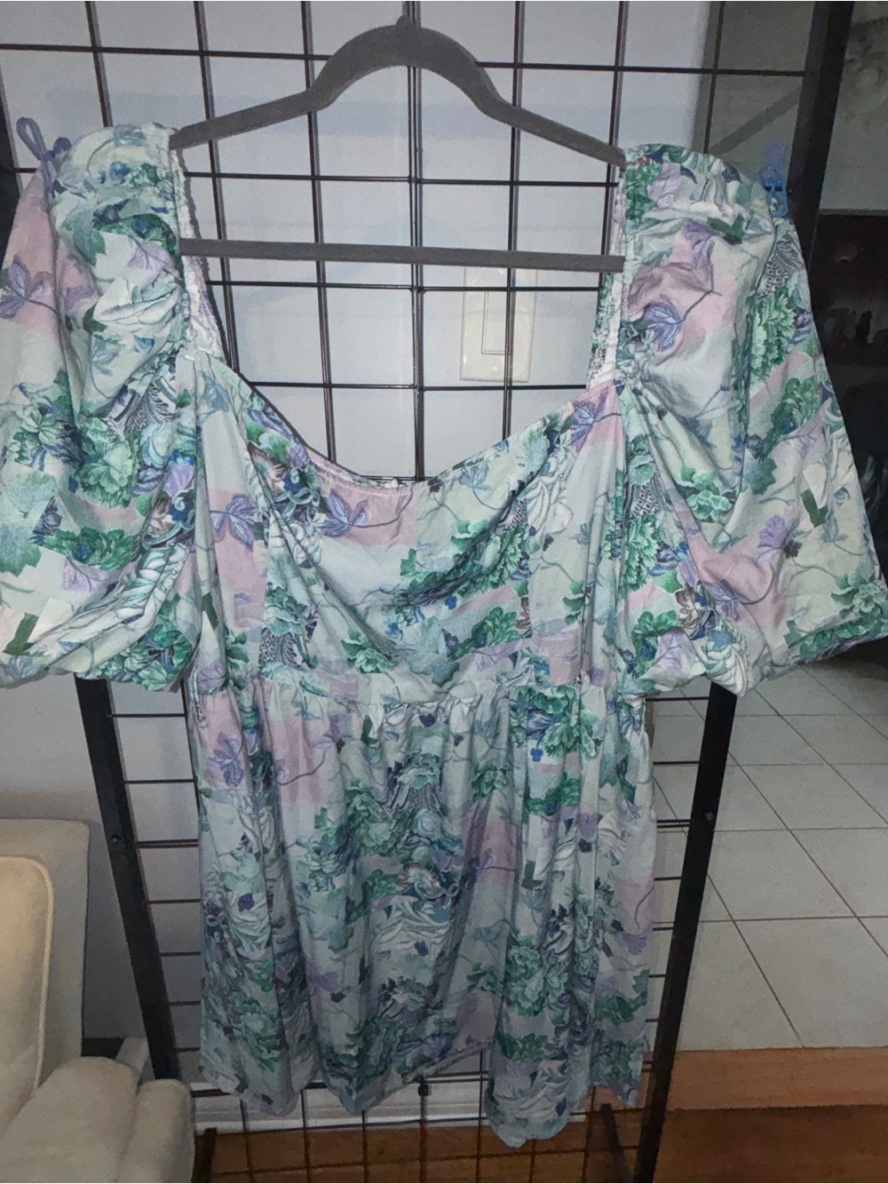 Pretty Little Thing Plus Floral Puff Sleeve Babydoll Dress in Pastels EUC